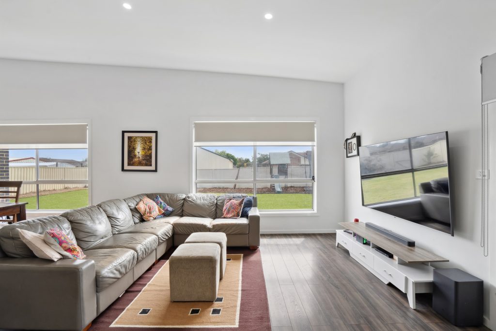 22 Carrington Drive, Leeton NSW 2705 - photo 9