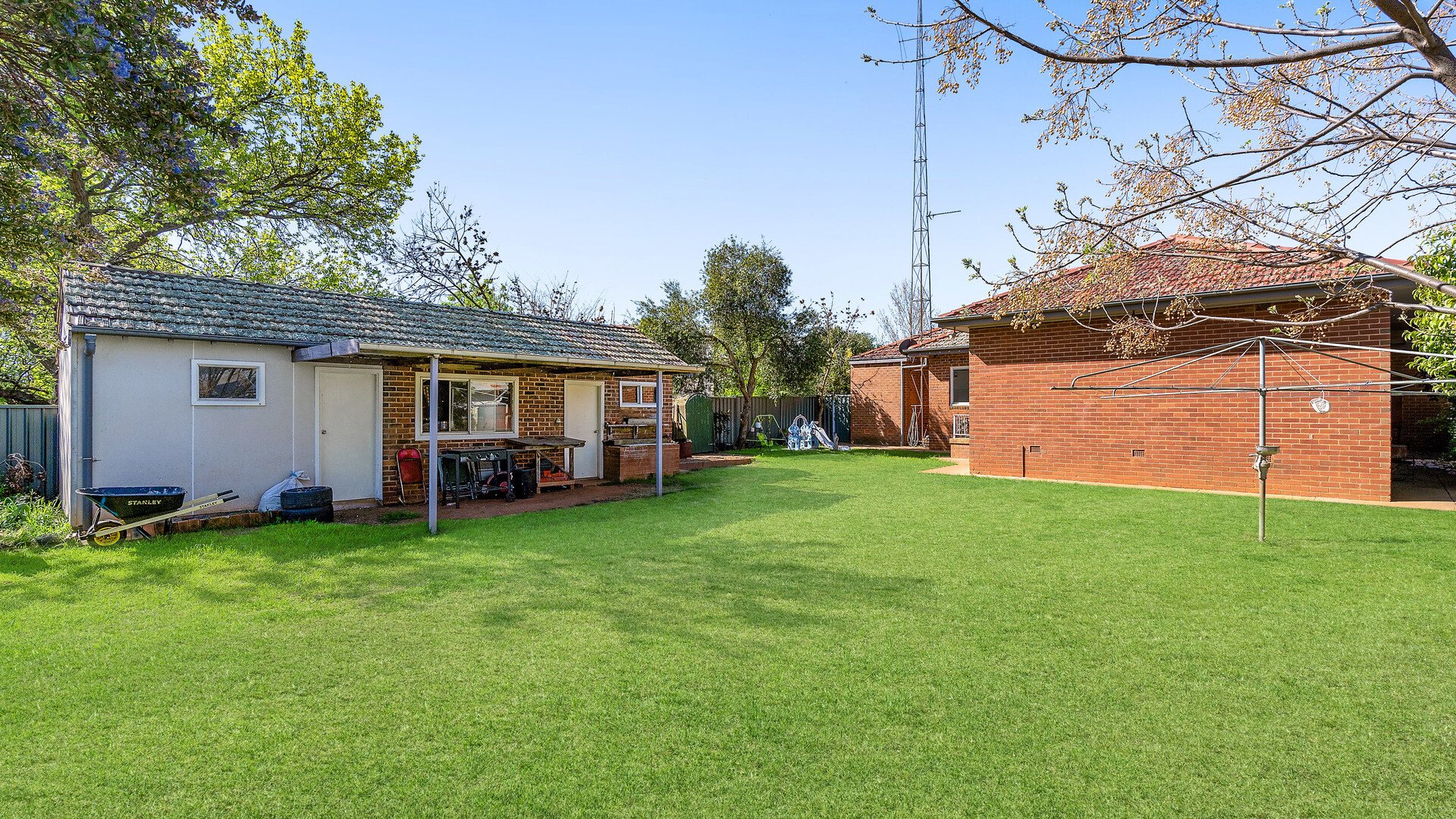 86 Bridges Street, Temora NSW 2666 - photo 16