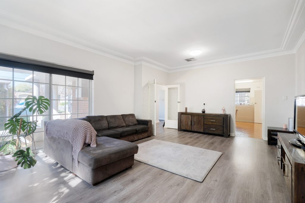 86 Bridges Street, Temora NSW 2666 - photo 3