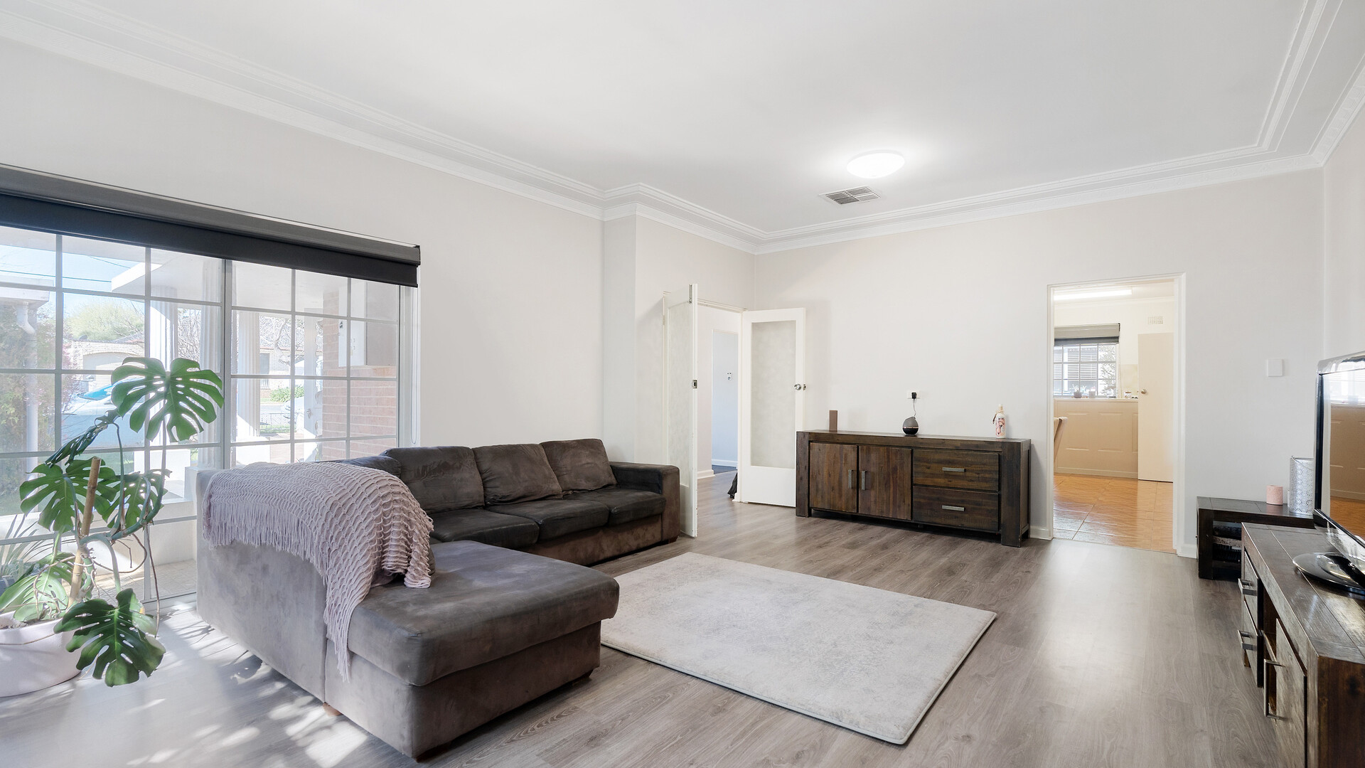 86 Bridges Street, Temora NSW 2666 - photo 3