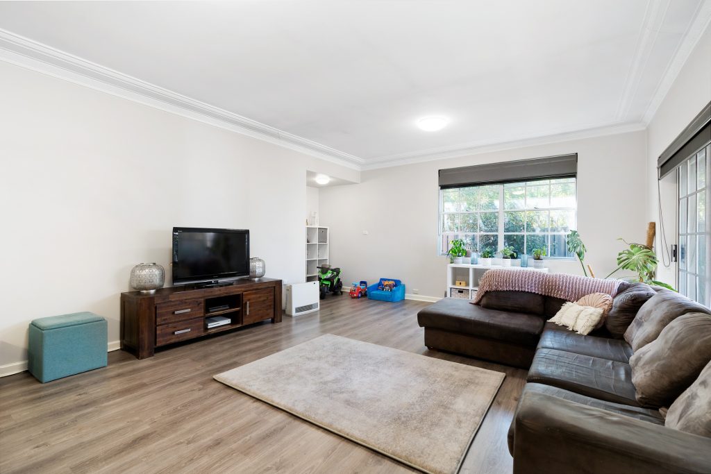 86 Bridges Street, Temora NSW 2666 - photo 4