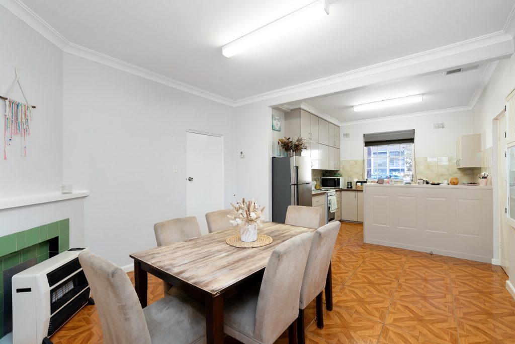 86 Bridges Street, Temora NSW 2666 - photo 5