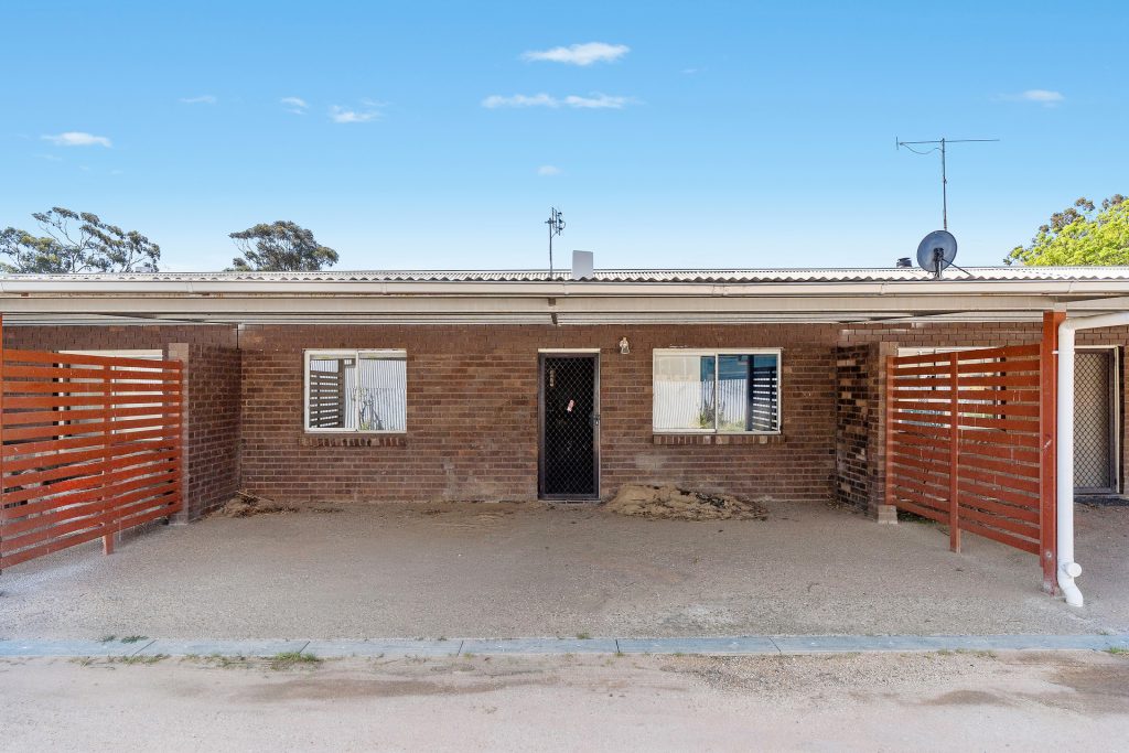 10 Helenor Crescent, Narrandera NSW 2700 - photo 2