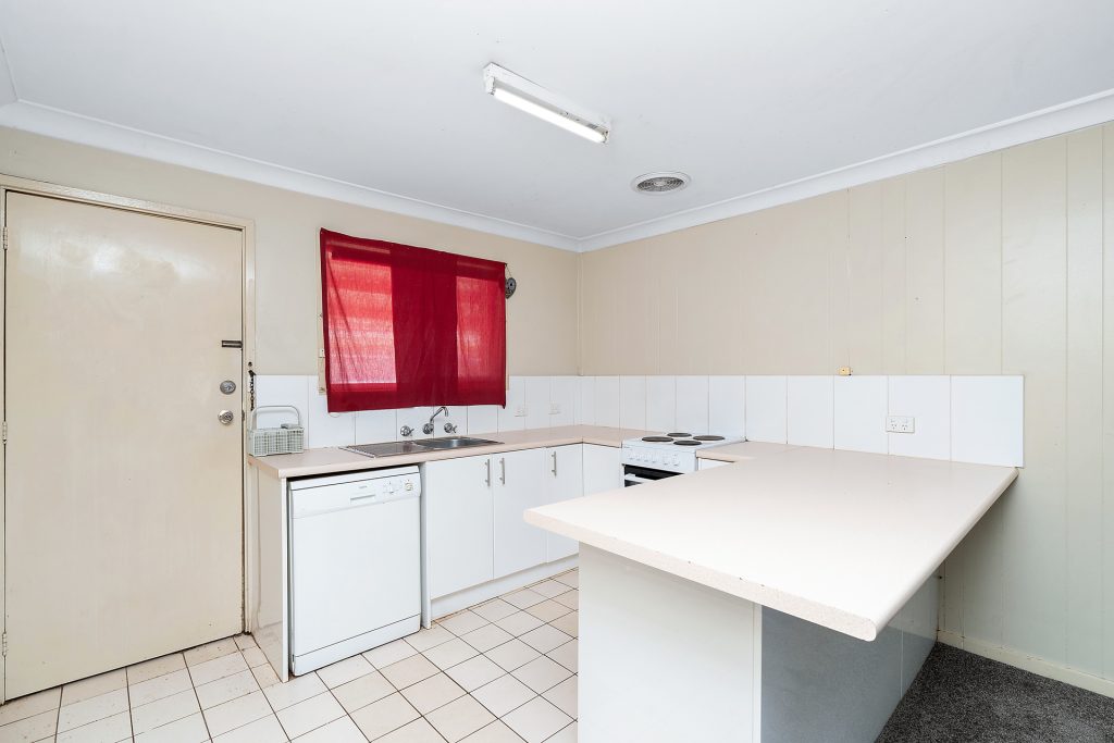 10 Helenor Crescent, Narrandera NSW 2700 - photo 11