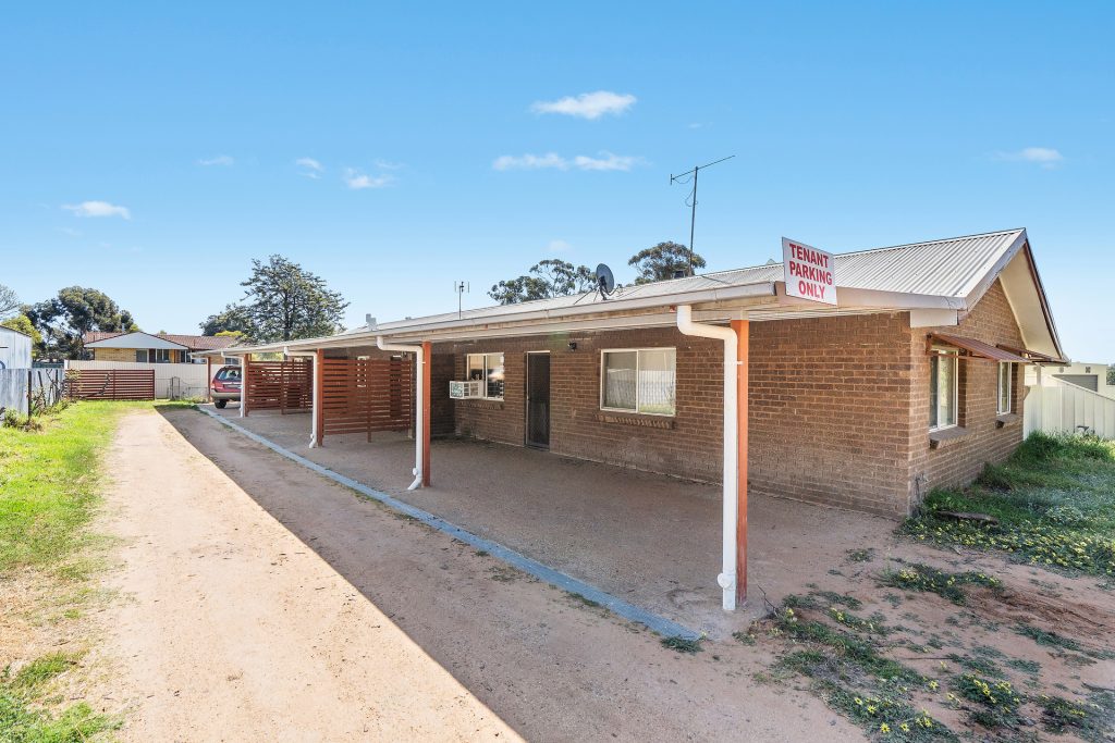 10 Helenor Crescent, Narrandera NSW 2700 - McGrath Riverina