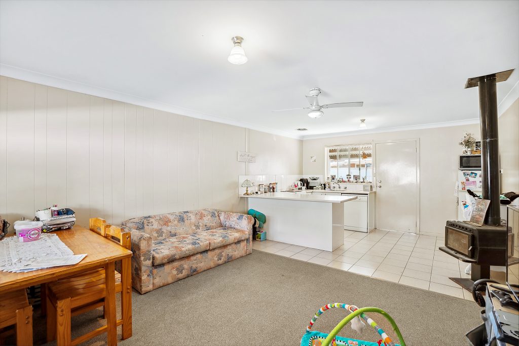 10 Helenor Crescent, Narrandera NSW 2700 - photo 16