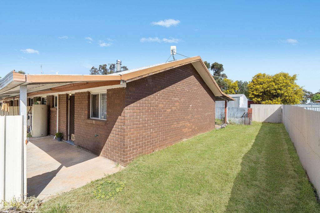 10 Helenor Crescent, Narrandera NSW 2700 - photo 22