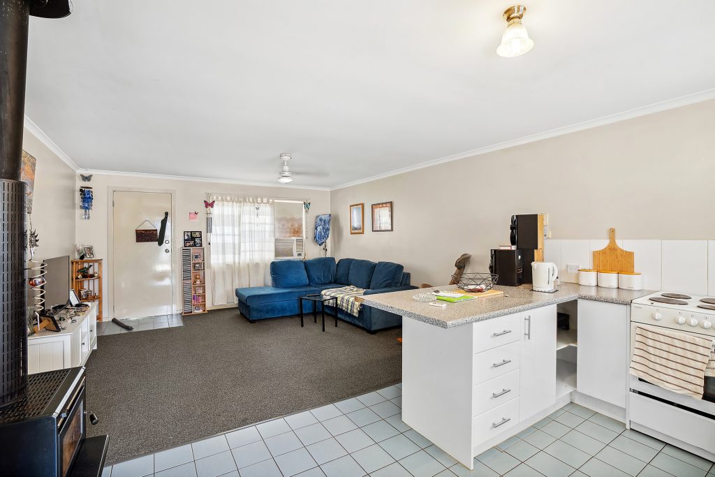 10 Helenor Crescent, Narrandera NSW 2700 - photo 5
