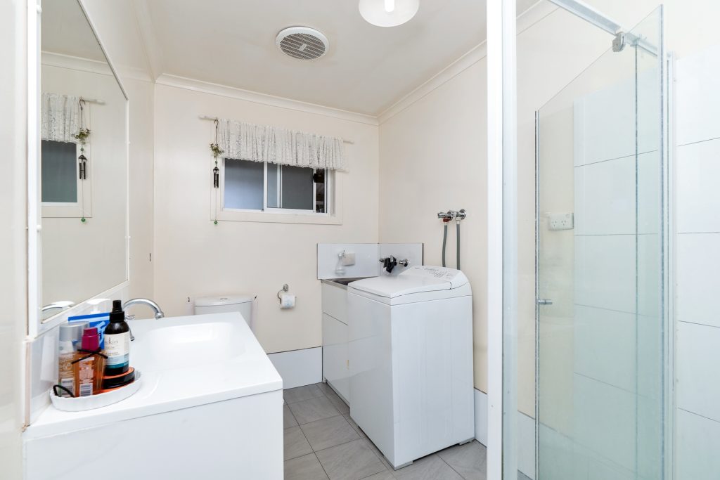 10 Helenor Crescent, Narrandera NSW 2700 - photo 8