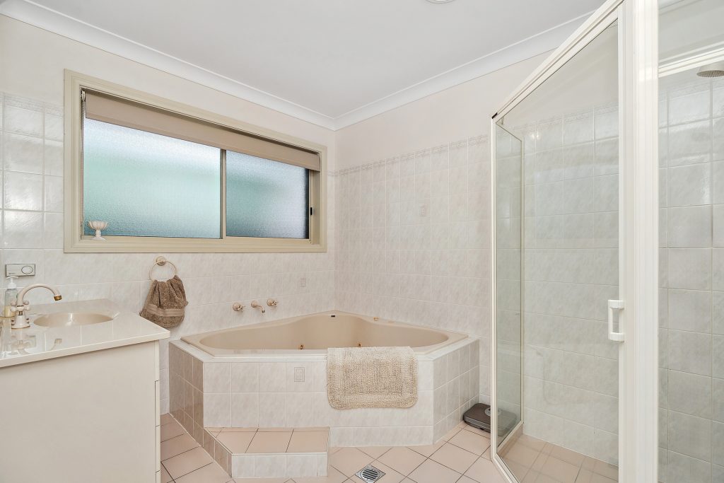 8 Kiesling Drive, Narrandera NSW 2700 - photo 12