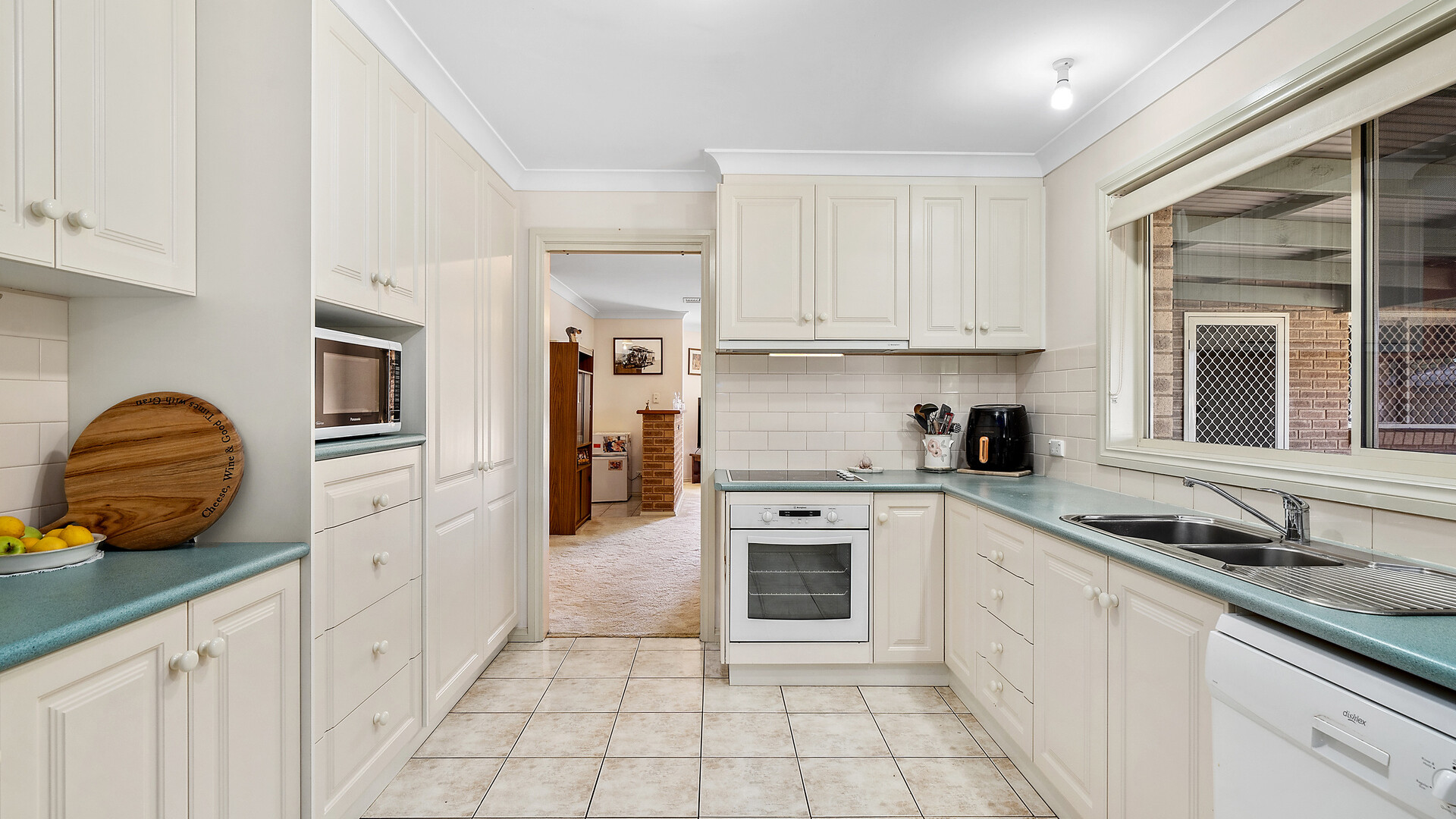 8 Kiesling Drive, Narrandera NSW 2700 - photo 3
