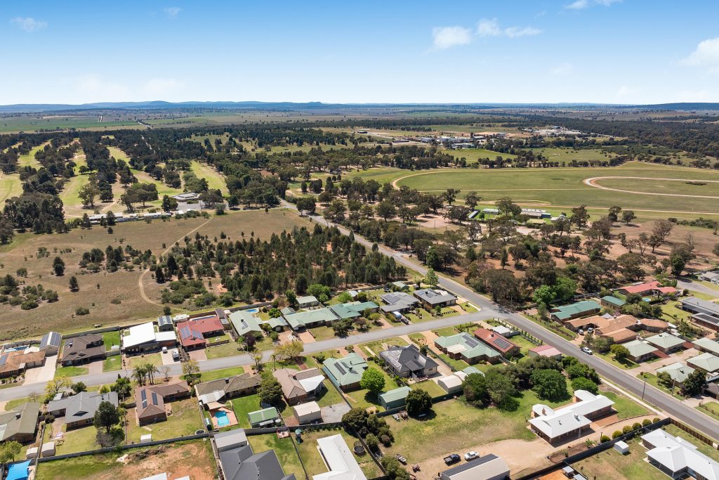 8 Kiesling Drive, Narrandera NSW 2700 - photo 22