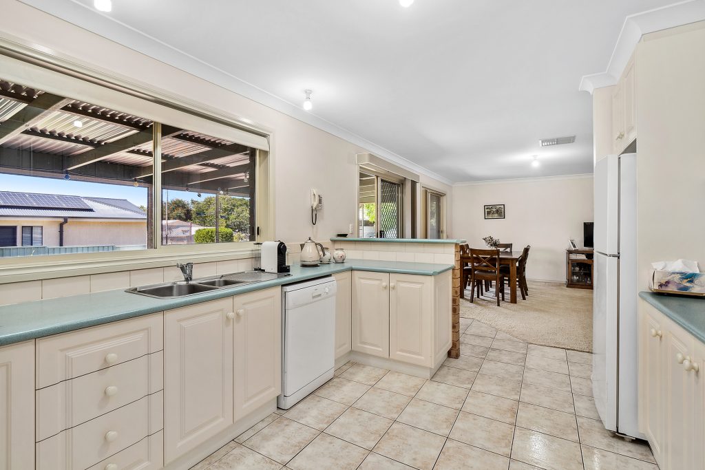 8 Kiesling Drive, Narrandera NSW 2700 - photo 4