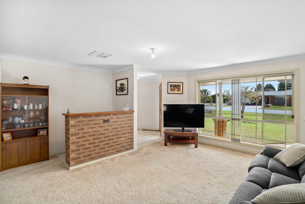 8 Kiesling Drive, Narrandera NSW 2700 - photo 6