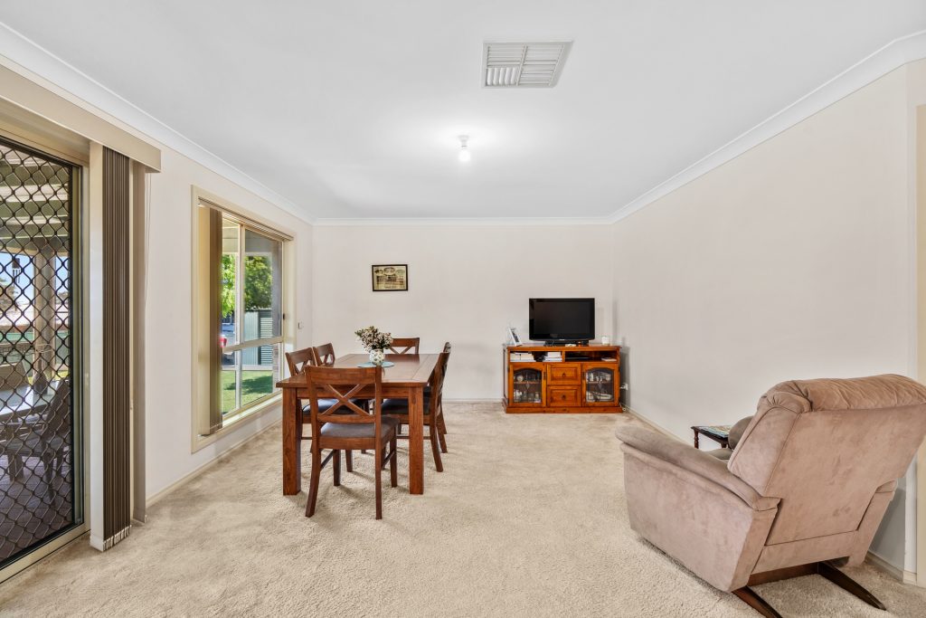 8 Kiesling Drive, Narrandera NSW 2700 - photo 7