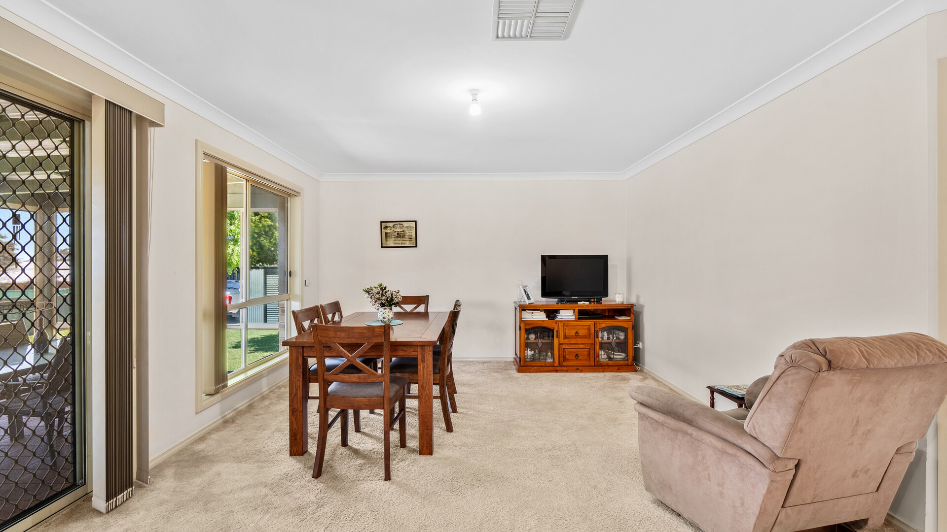 8 Kiesling Drive, Narrandera NSW 2700 - photo 7