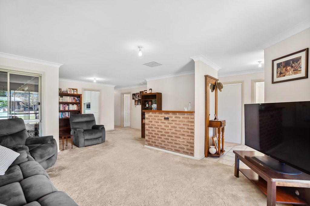 8 Kiesling Drive, Narrandera NSW 2700 - photo 8
