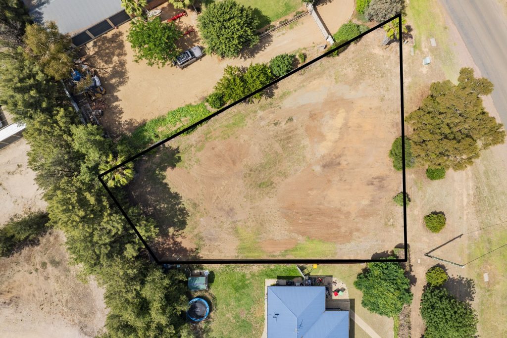 37 Hay Road, Darlington Point NSW 2706 - McGrath Riverina