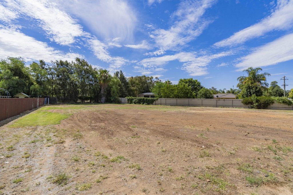 37 Hay Road, Darlington Point NSW 2706 - photo 3