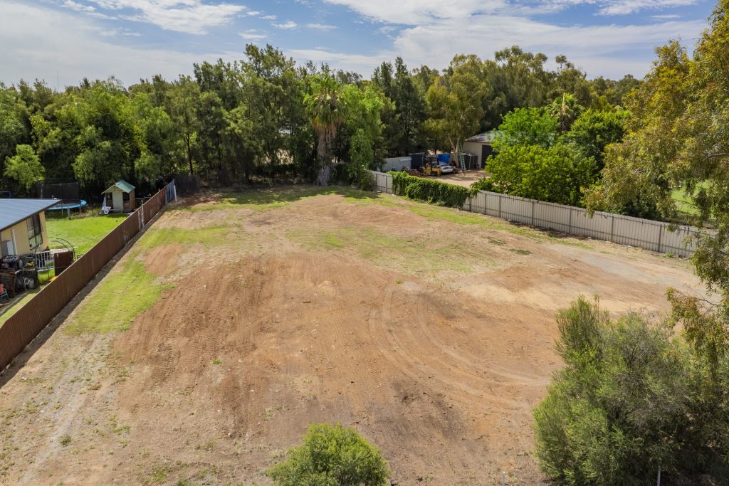 37 Hay Road, Darlington Point NSW 2706 - photo 4