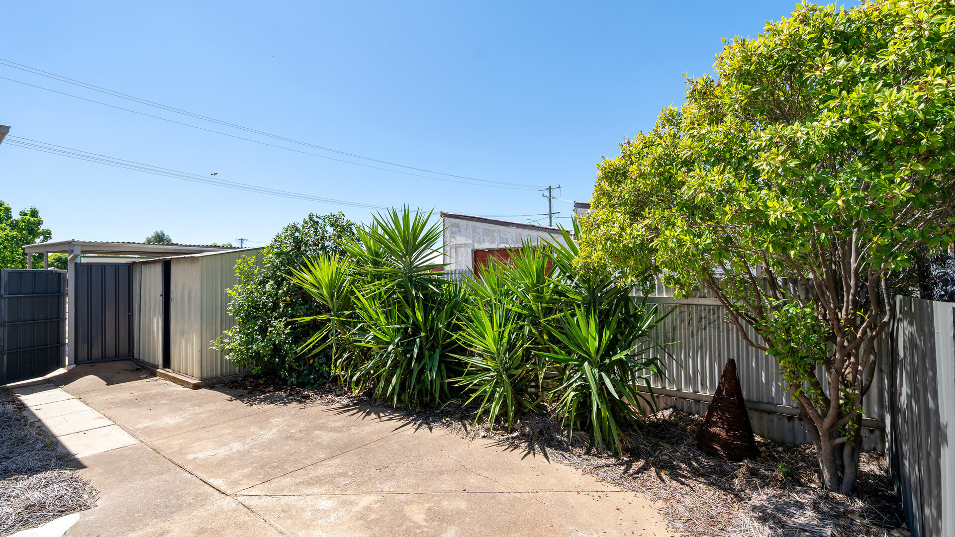 92 Parkes Street, Temora NSW 2666 - photo 11