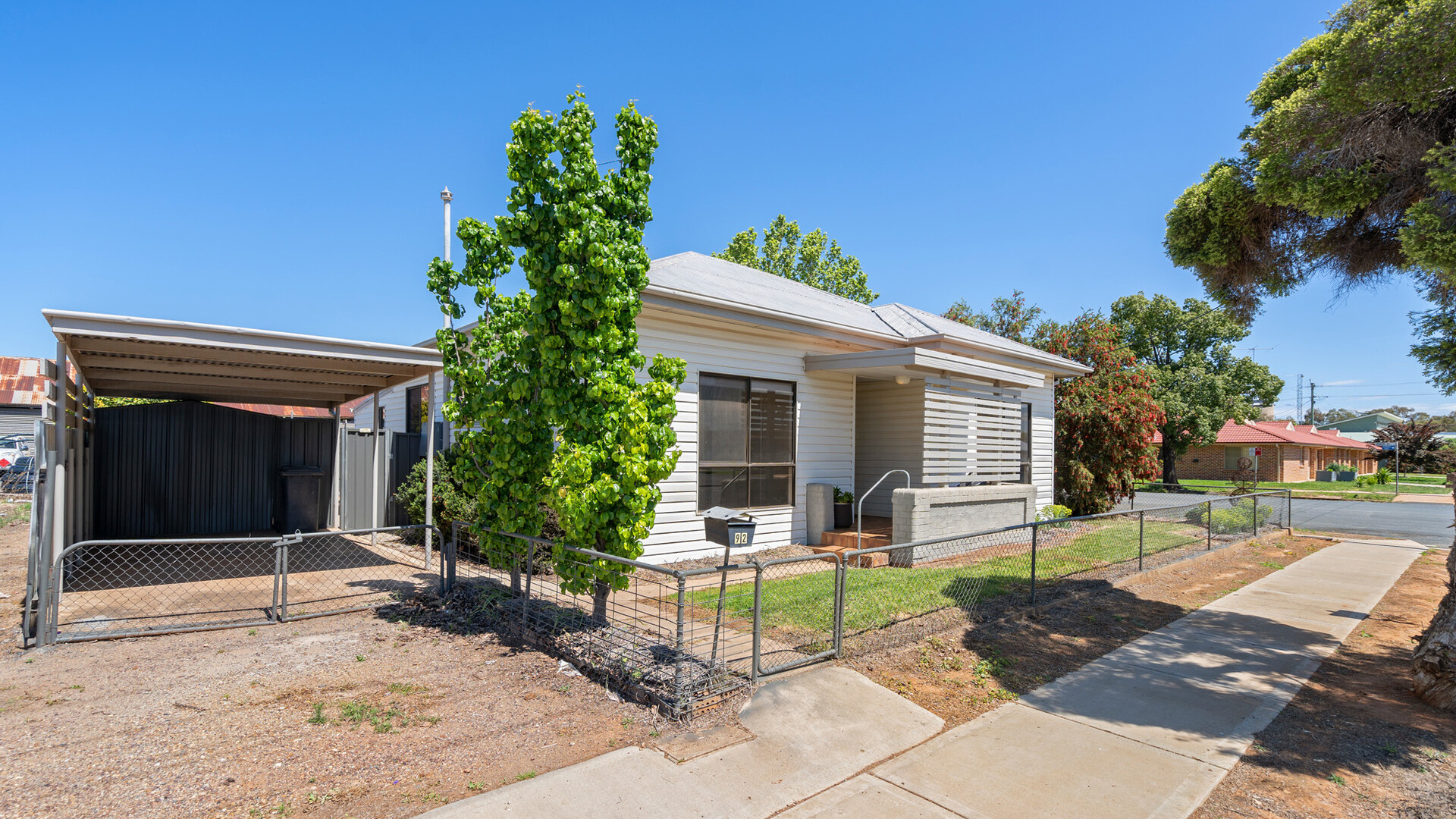 92 Parkes Street, Temora NSW 2666 - photo 8