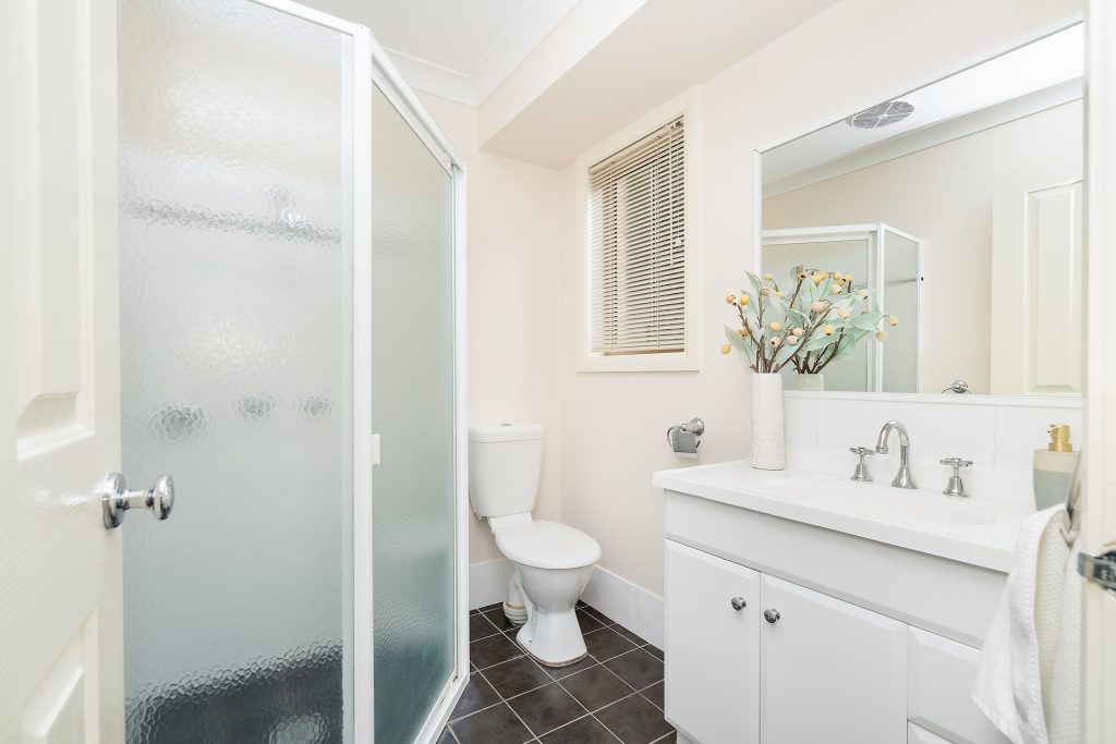 37 Kaloona Drive, Bourkelands NSW 2650 - photo 11