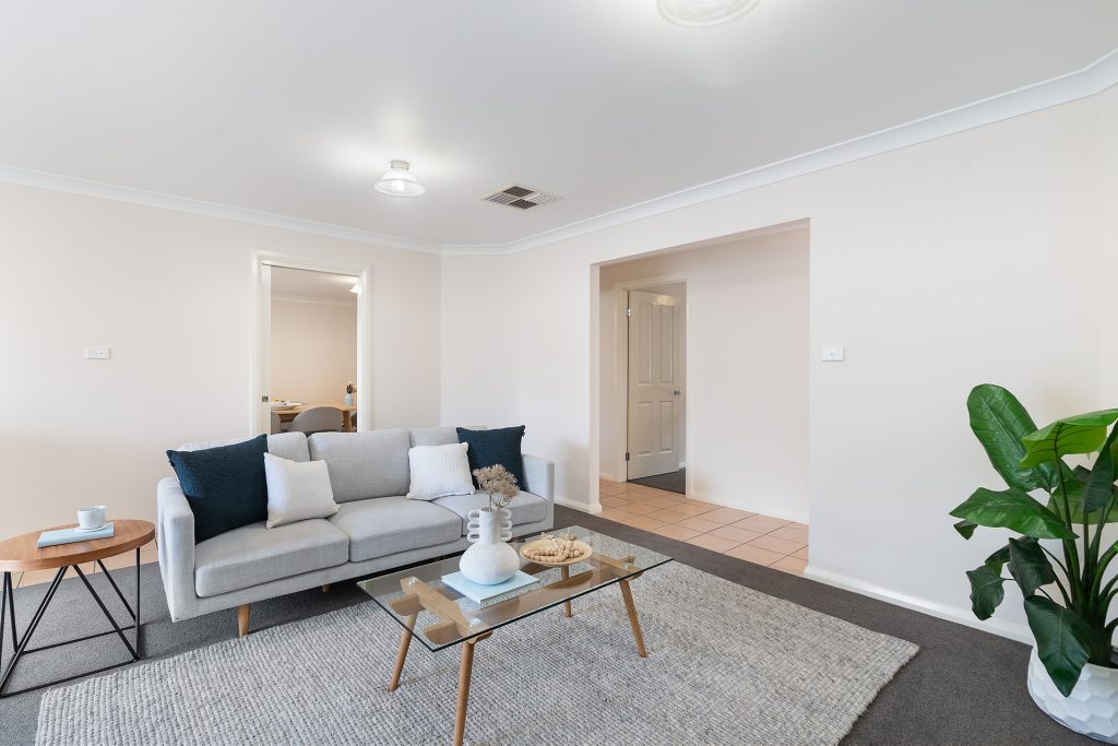 37 Kaloona Drive, Bourkelands NSW 2650 - photo 5