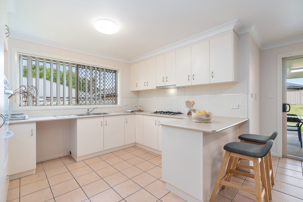 37 Kaloona Drive, Bourkelands NSW 2650 - photo 7