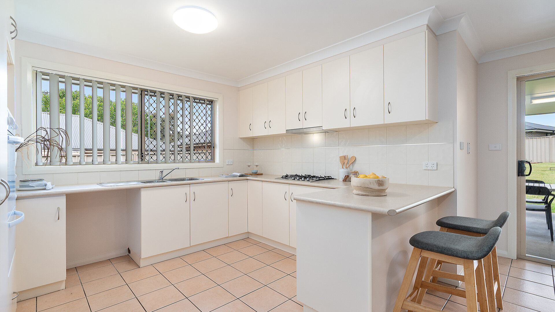 37 Kaloona Drive, Bourkelands NSW 2650 - photo 7