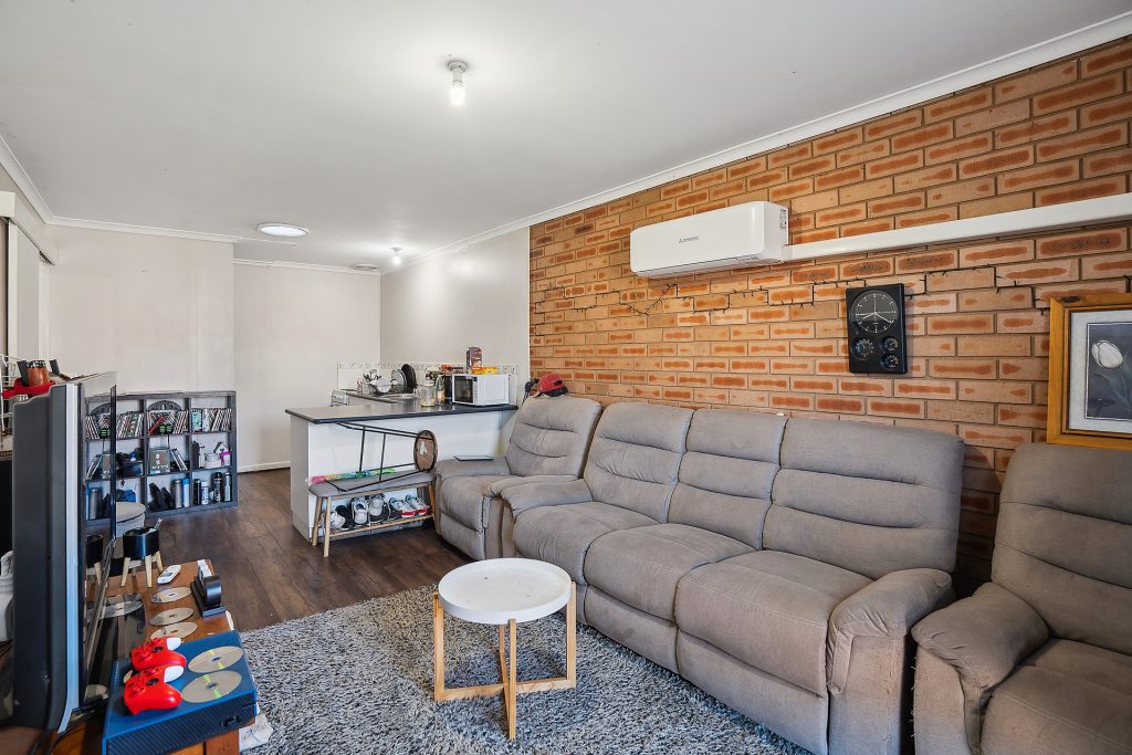 5/272 Fernleigh Road, Ashmont NSW 2650 - photo 3