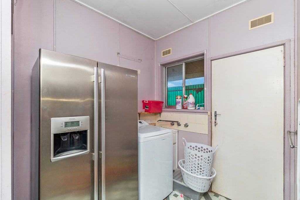 62 Wirilda Street, Leeton NSW 2705 - photo 12