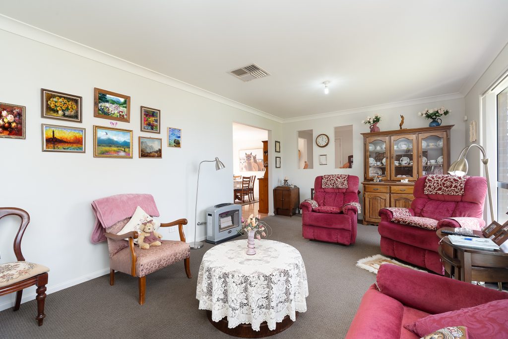 1B Grinton Avenue, Ashmont NSW 2650 - photo 3