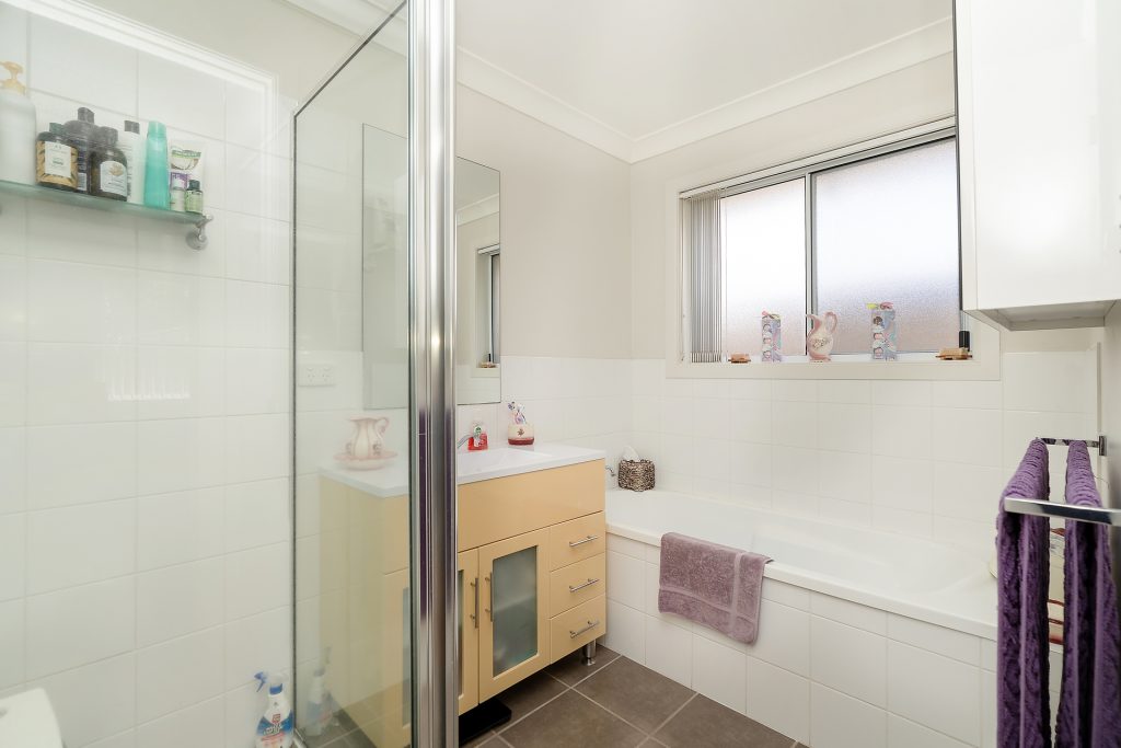 1B Grinton Avenue, Ashmont NSW 2650 - photo 9