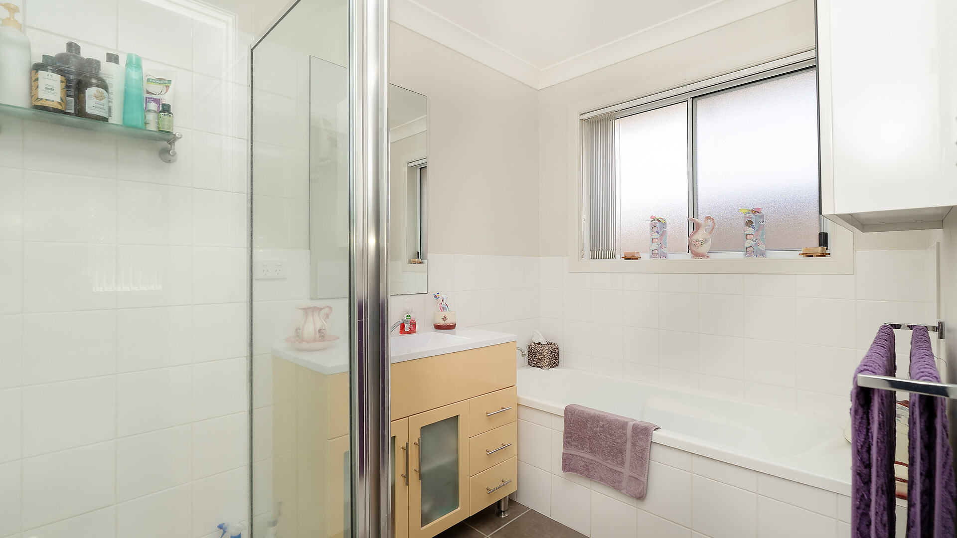 1B Grinton Avenue, Ashmont NSW 2650 - photo 9