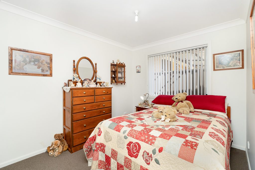 1B Grinton Avenue, Ashmont NSW 2650 - photo 10