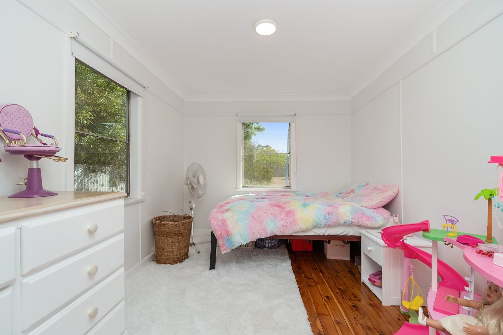 10 Bellevue Street, Temora NSW 2666 - photo 12