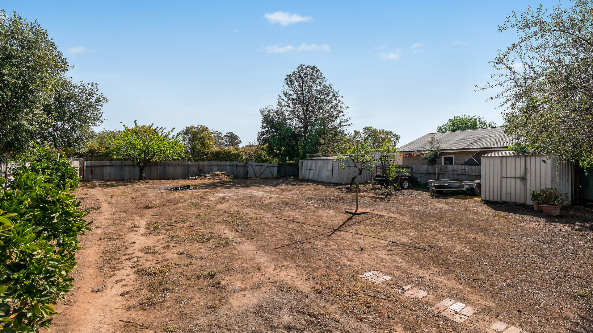 10 Bellevue Street, Temora NSW 2666 - photo 14