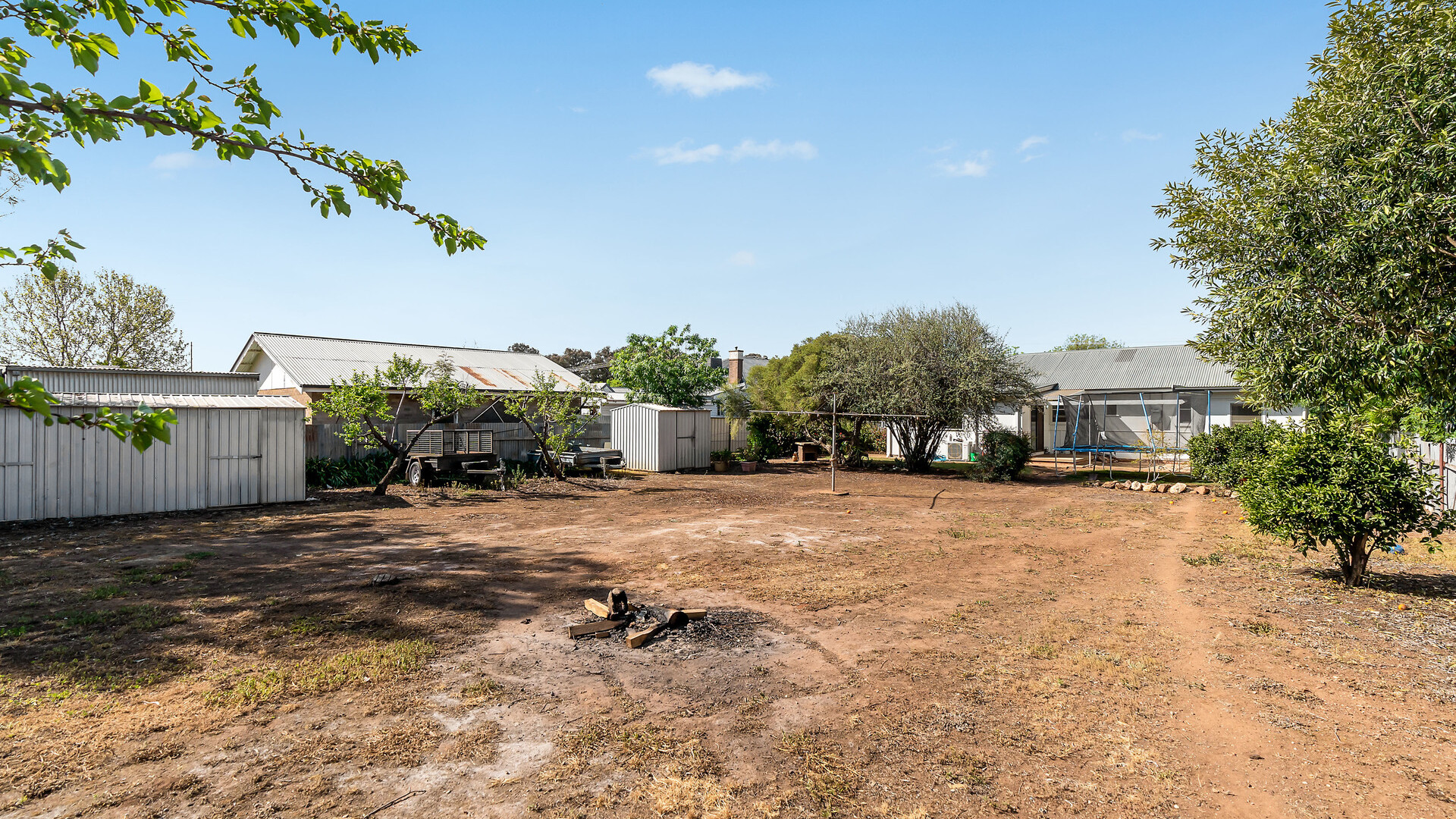 10 Bellevue Street, Temora NSW 2666 - photo 15