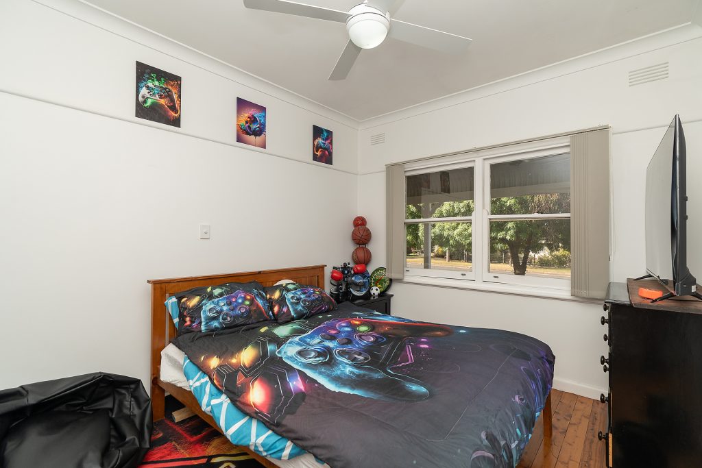 10 Bellevue Street, Temora NSW 2666 - photo 10