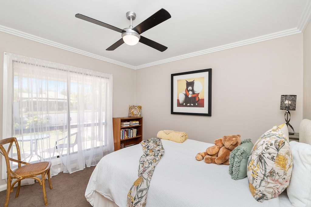 140 Polaris Street, Temora NSW 2666 - photo 11