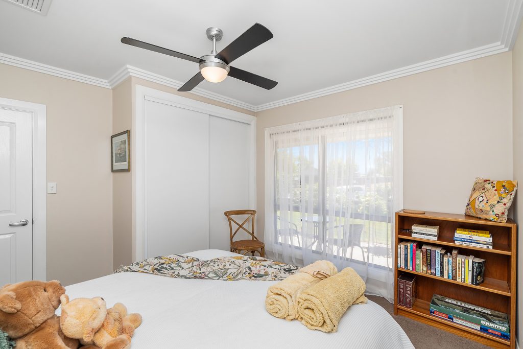 140 Polaris Street, Temora NSW 2666 - photo 13