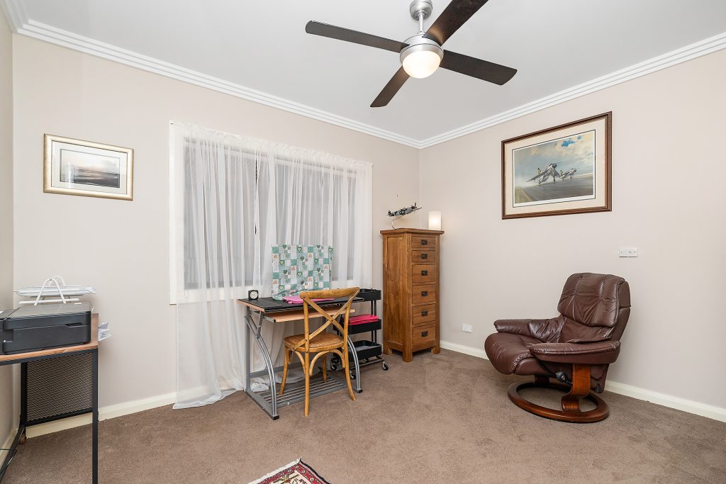 140 Polaris Street, Temora NSW 2666 - photo 15