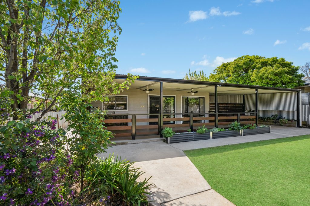140 Polaris Street, Temora NSW 2666 - photo 17