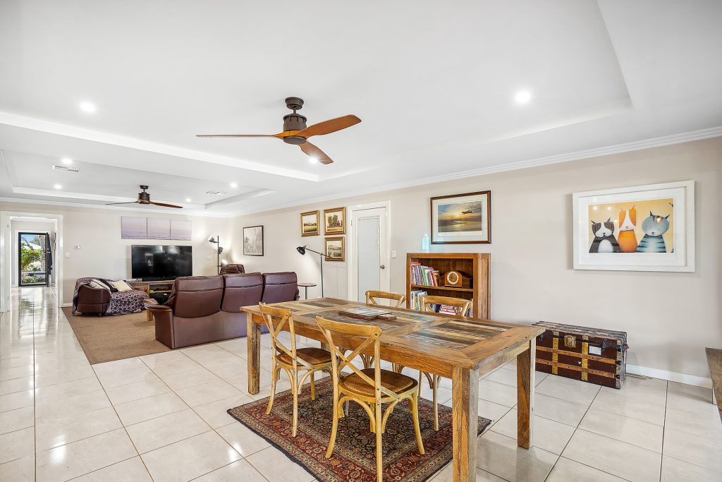 140 Polaris Street, Temora NSW 2666 - photo 4