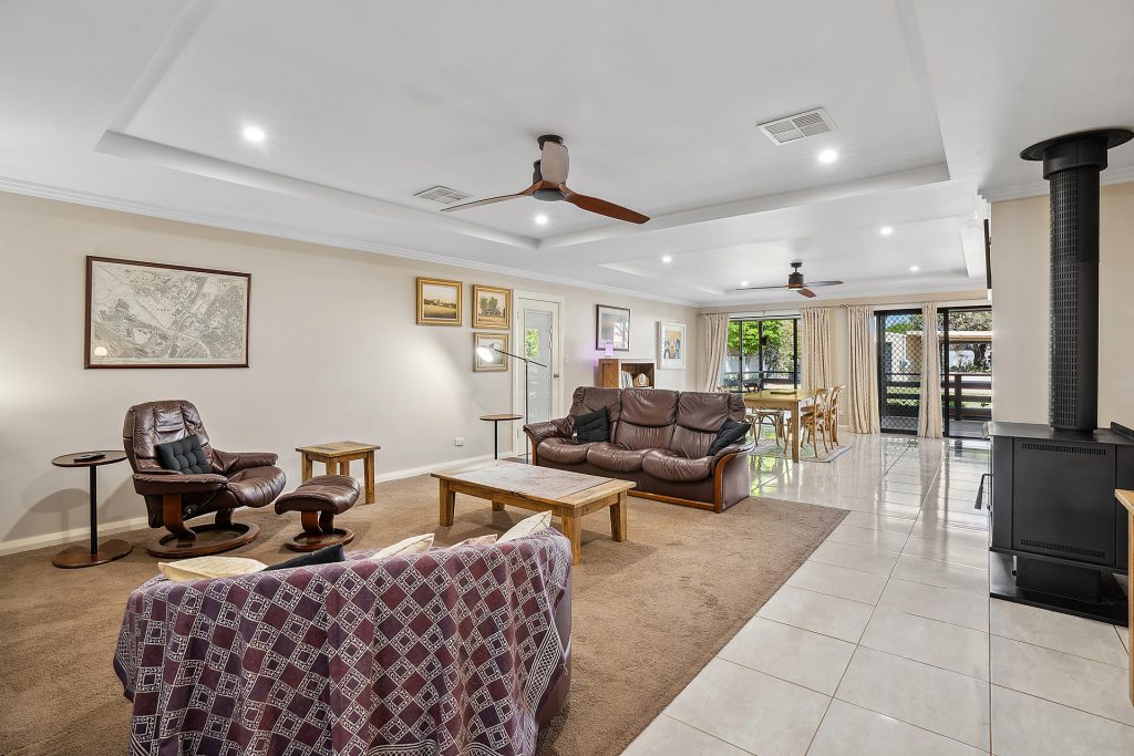 140 Polaris Street, Temora NSW 2666 - photo 6