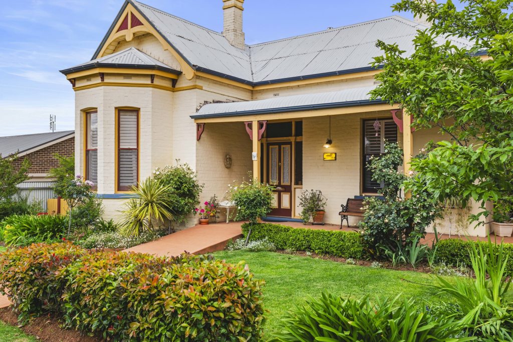 162 Deboos Street, Temora NSW 2666 - McGrath Riverina
