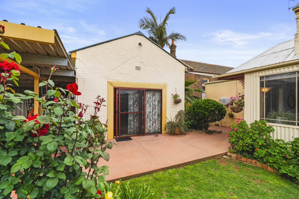 162 Deboos Street, Temora NSW 2666 - photo 26