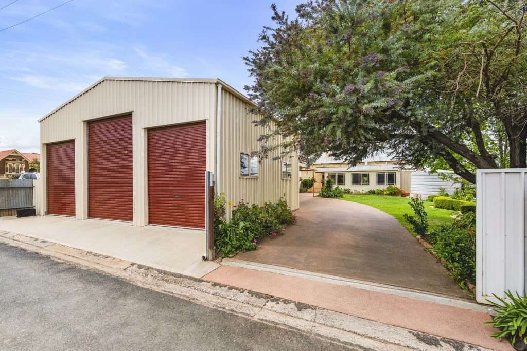 162 Deboos Street, Temora NSW 2666 - photo 4