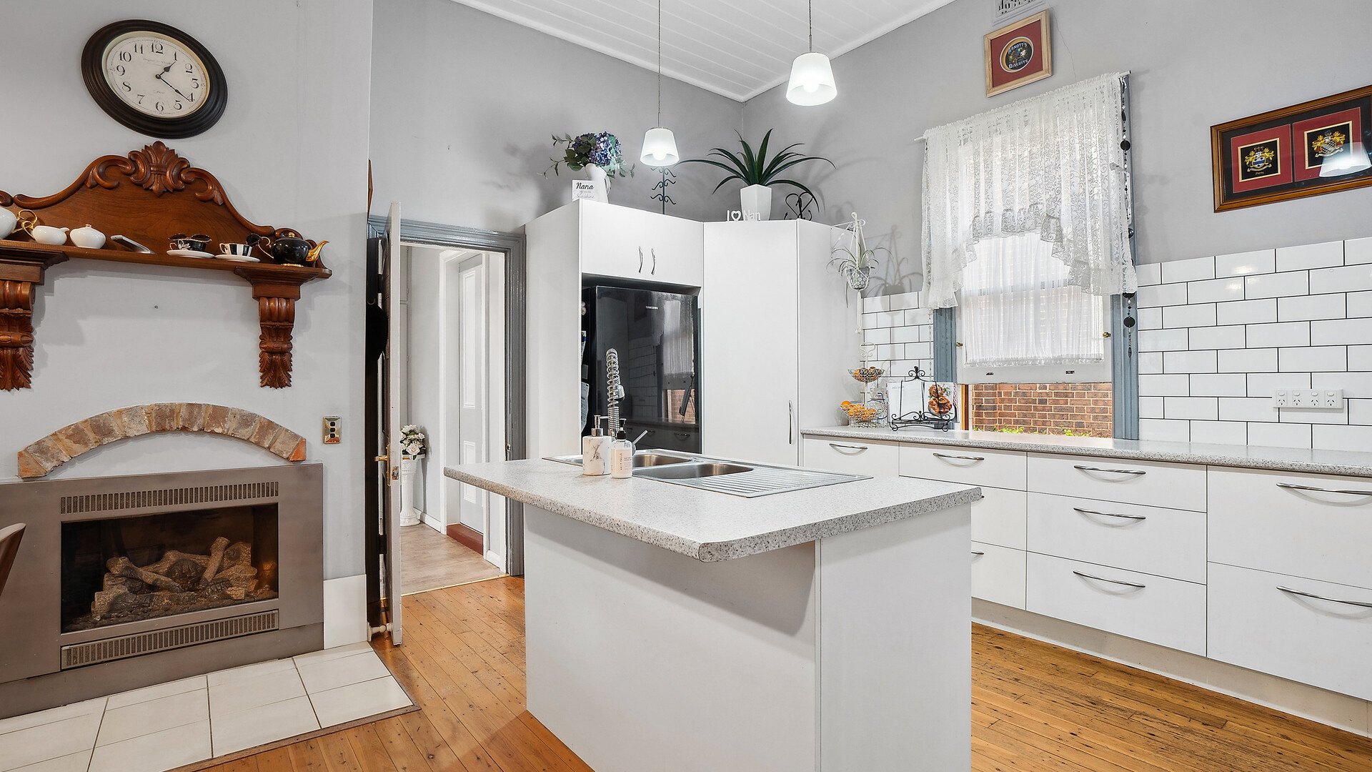 162 Deboos Street, Temora NSW 2666 - photo 10